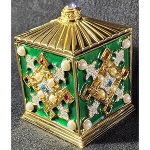 RARE Vintage ~Wendy Reed Designs~ Enameled Trinket Box, Pillow: Green w/Gold 99’